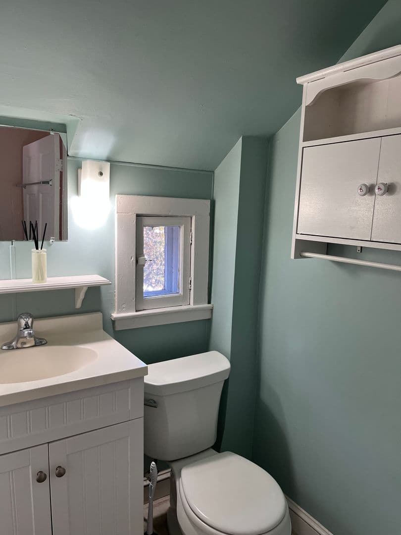Burlington Apartment: 1424 North Avenue