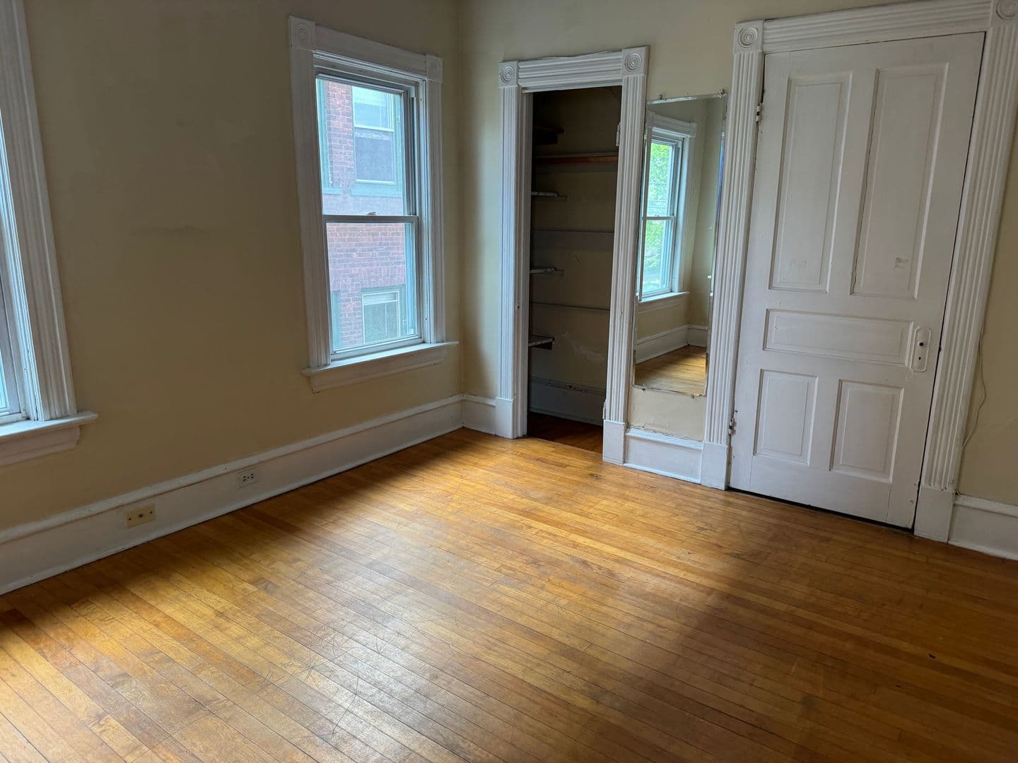Burlington Apartment: 135 Loomis Street