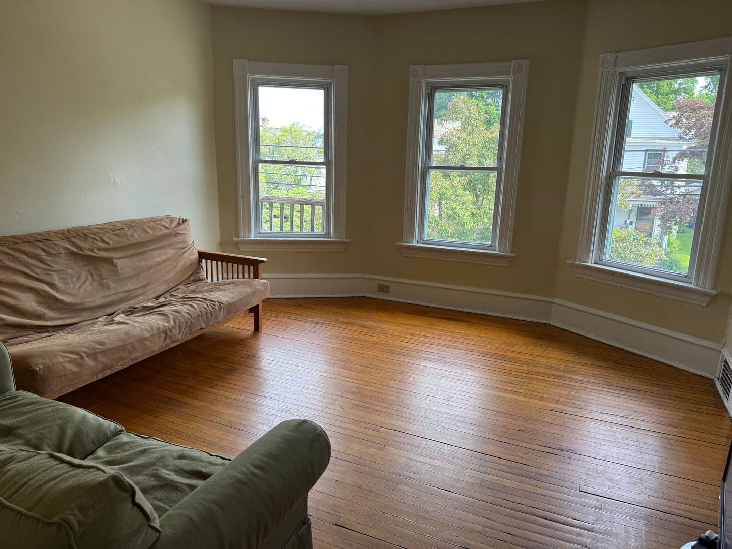 Burlington Apartment: 135 Loomis Street