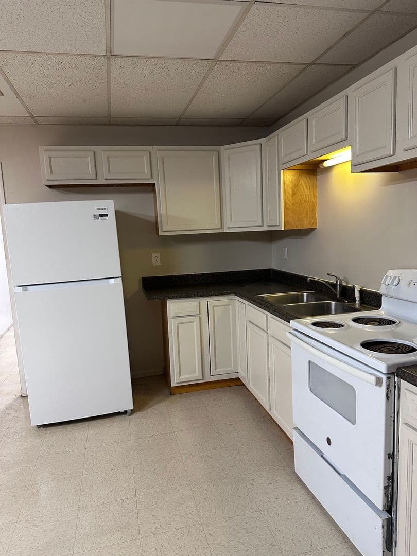 Buckhannon Apartment: 34 E Main St.