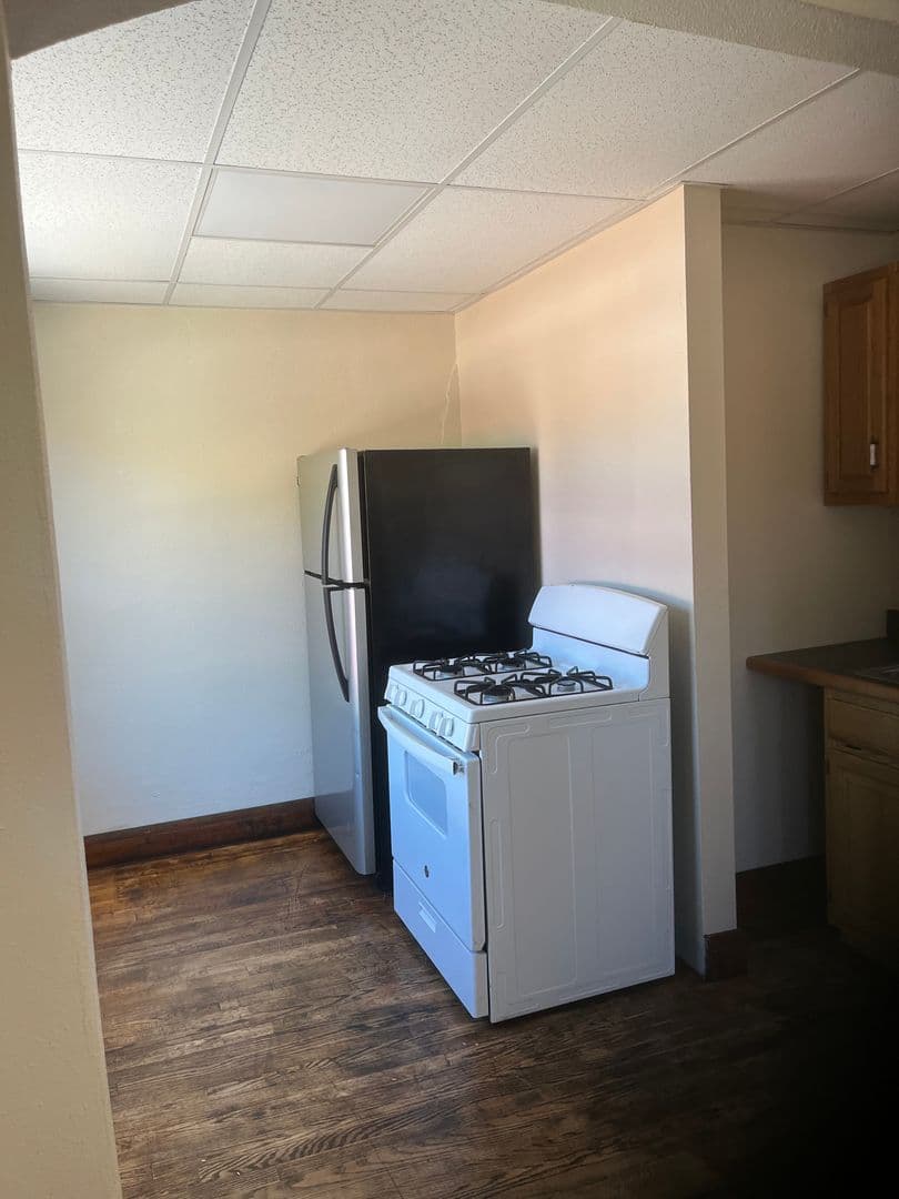 Glenville Apartment: 9-11 W. Main St.