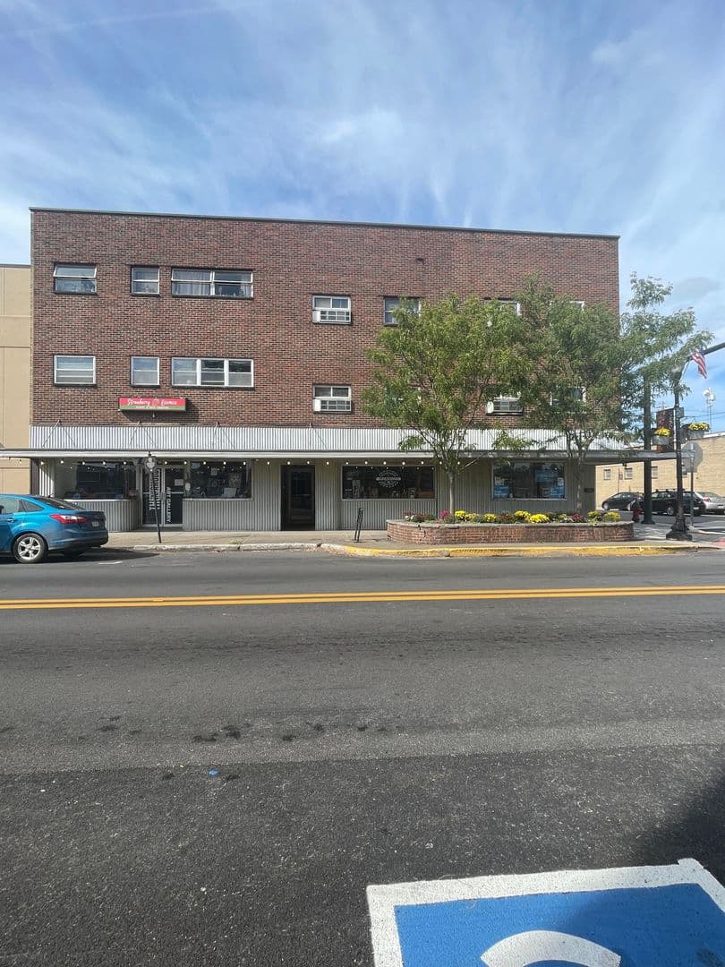 Buckhannon Apartment: 34 E Main St.