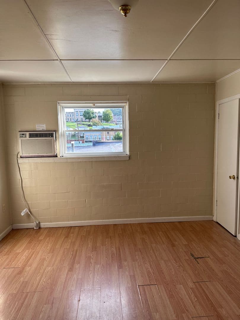 Glenville Apartment: 103 Conrad Court