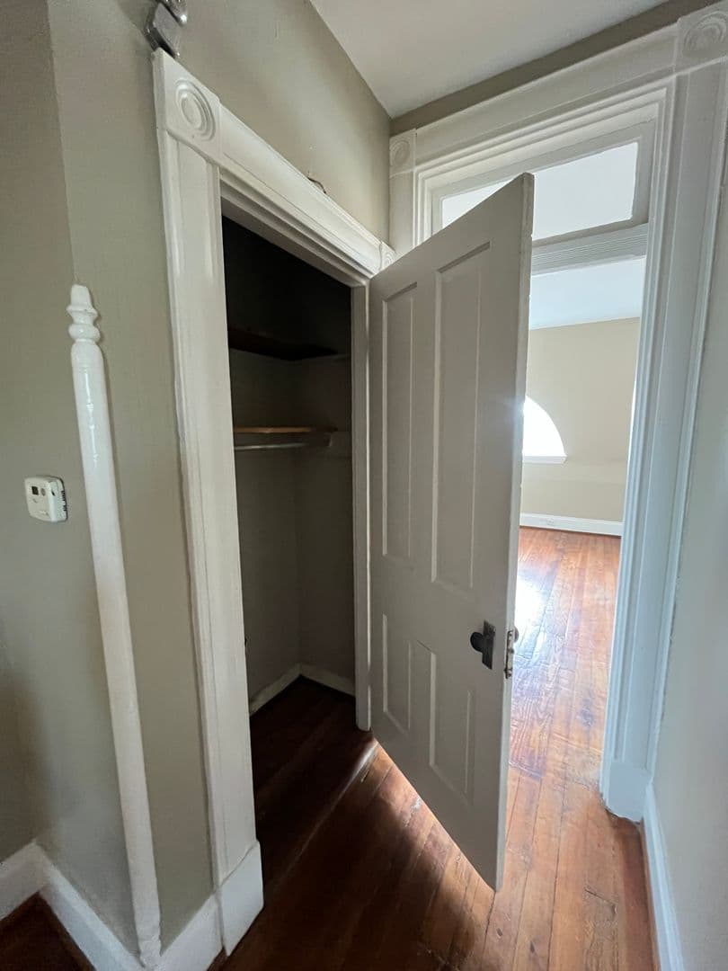 Covington Apartment: 8 East 16th Street