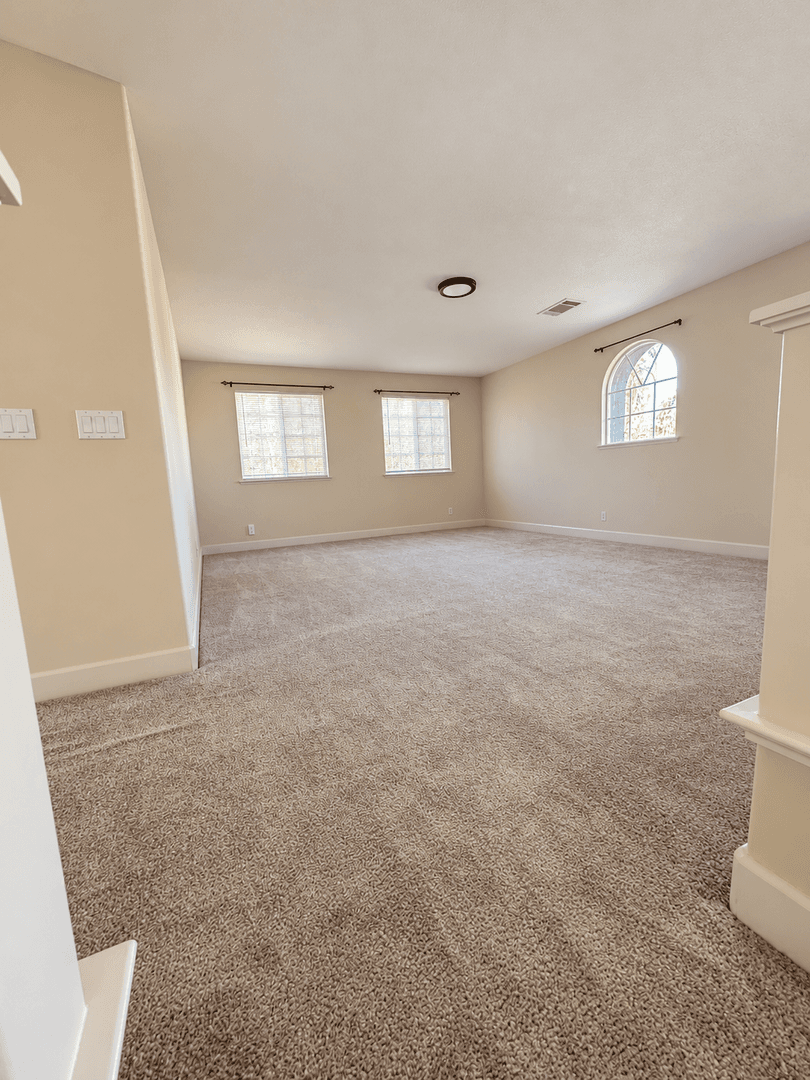 Los Banos House: 2349 S. Rock Creek Dr