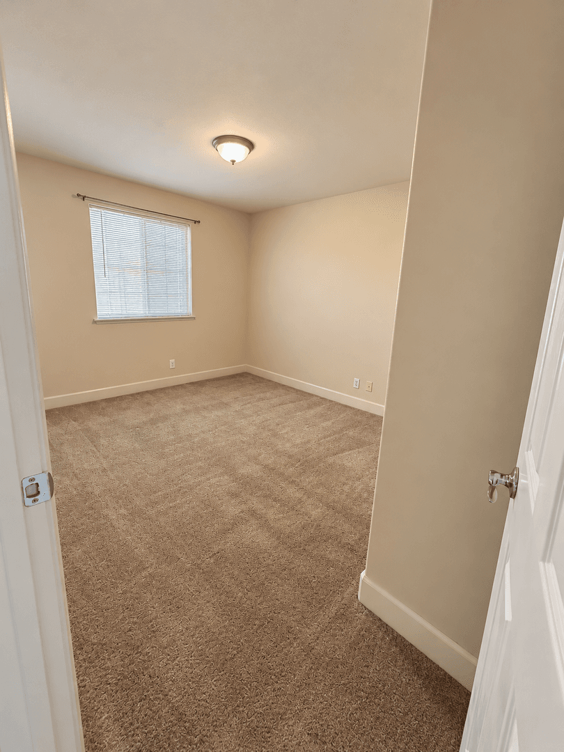 Los Banos House: 2349 S. Rock Creek Dr