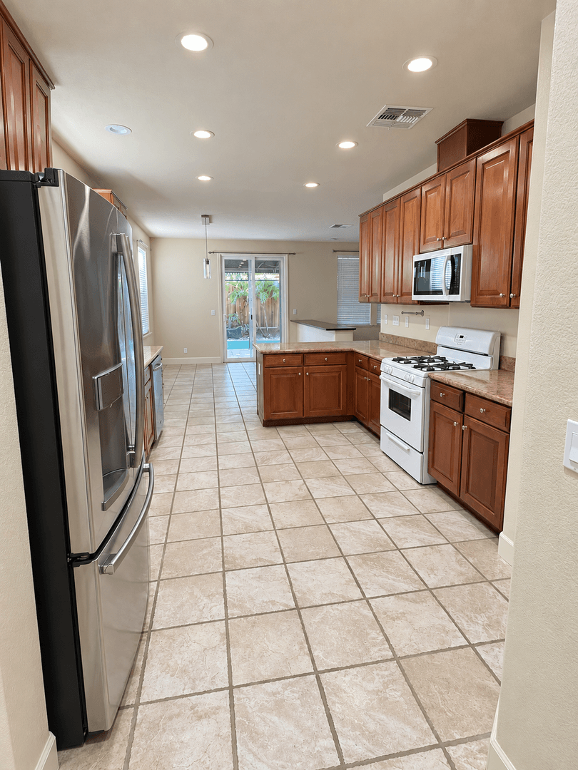 Los Banos House: 2349 S. Rock Creek Dr