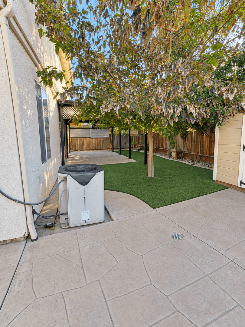 Los Banos House: 2349 S. Rock Creek Dr