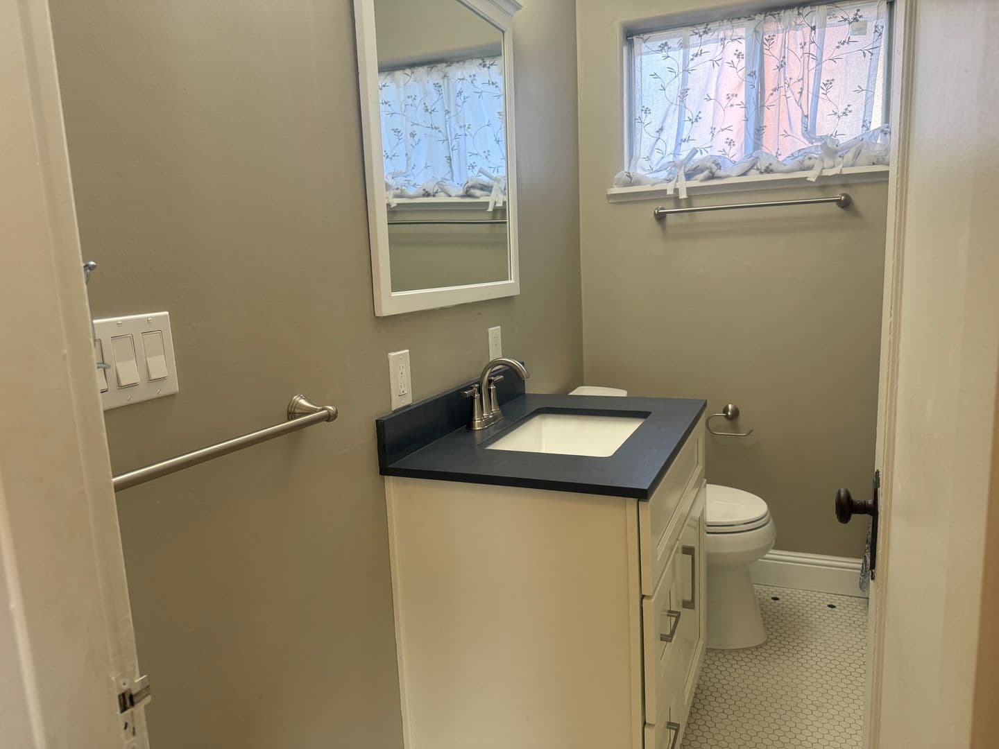 Modesto House: 129 Kimble st