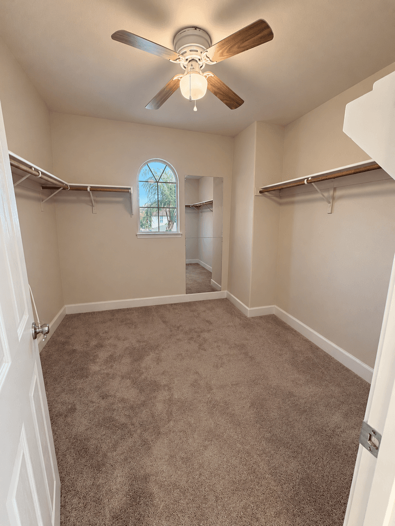 Los Banos House: 2349 S. Rock Creek Dr