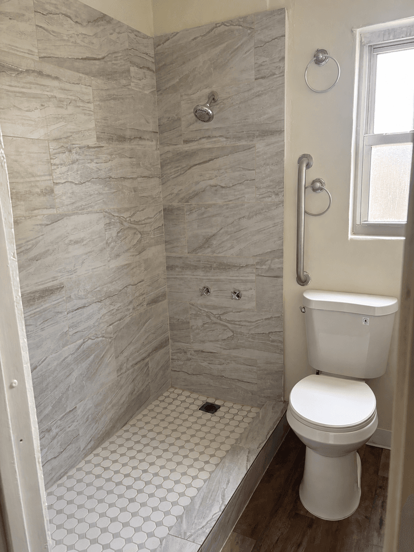 Turlock House: 589 S. Minaret Ave