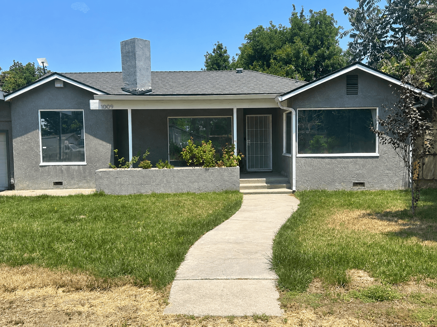 Modesto House: 1009 Florence Ave