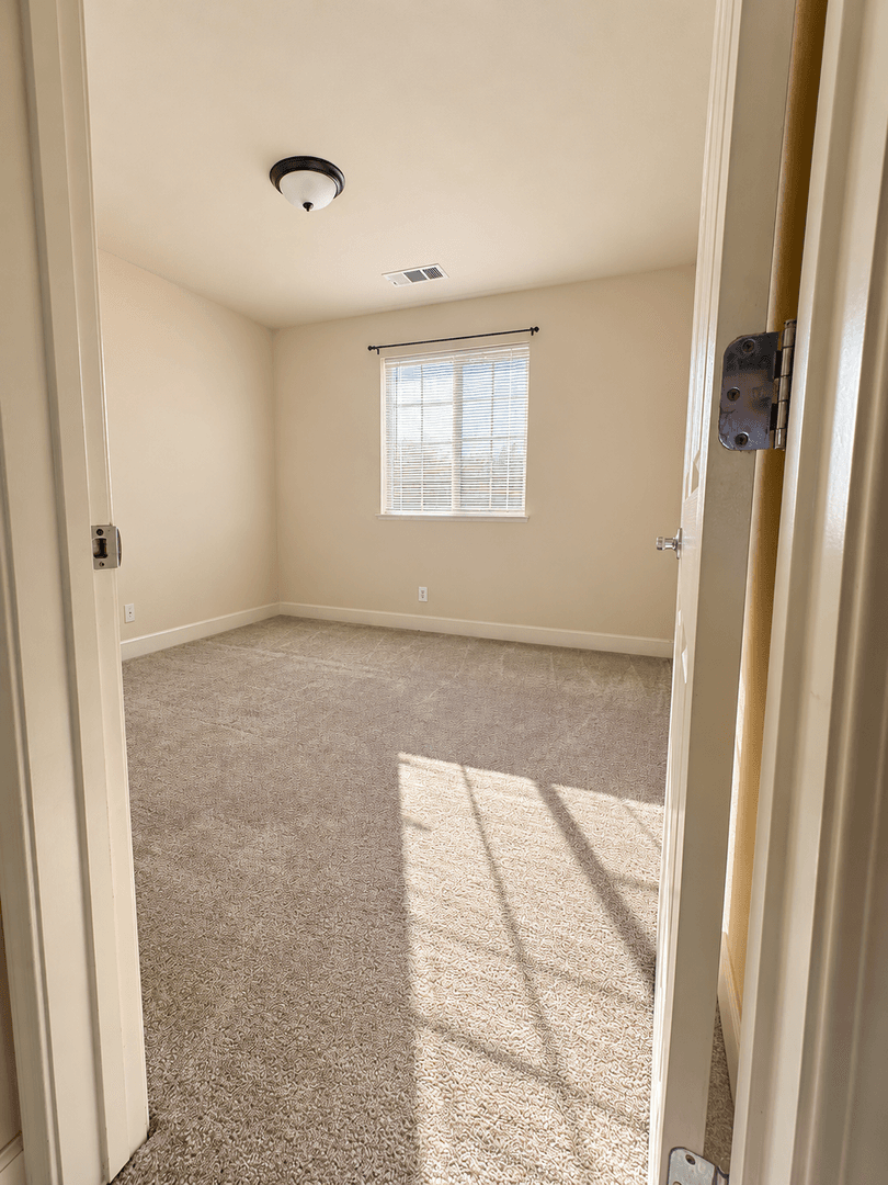 Los Banos House: 2349 S. Rock Creek Dr