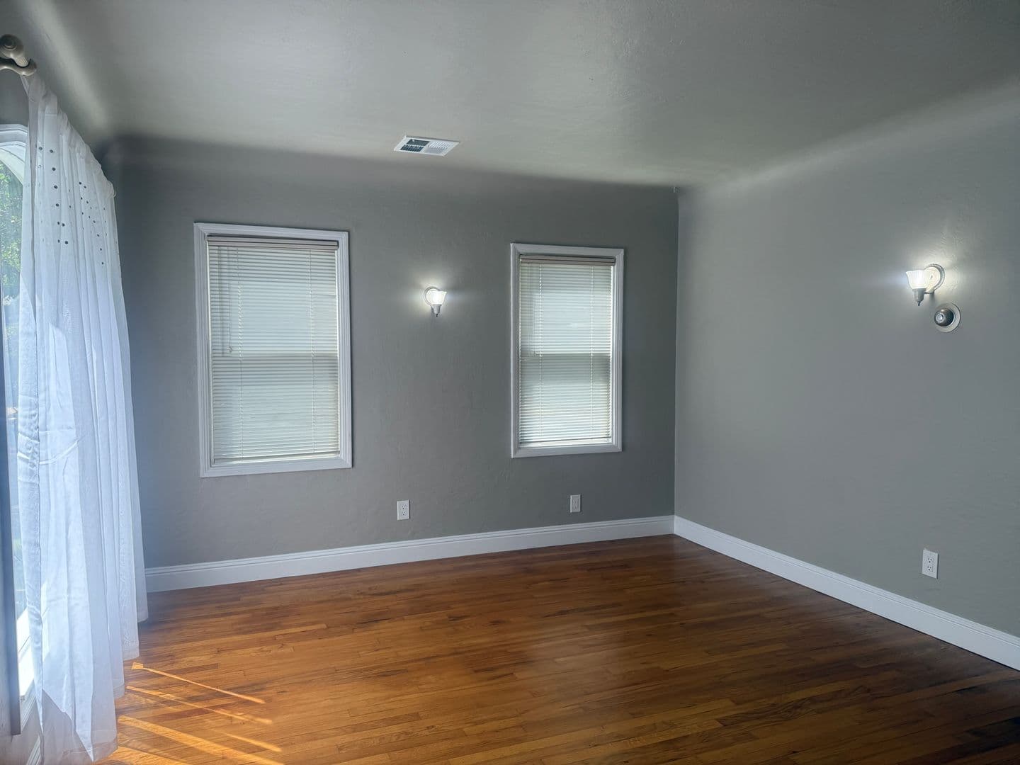 Modesto House: 129 Kimble st