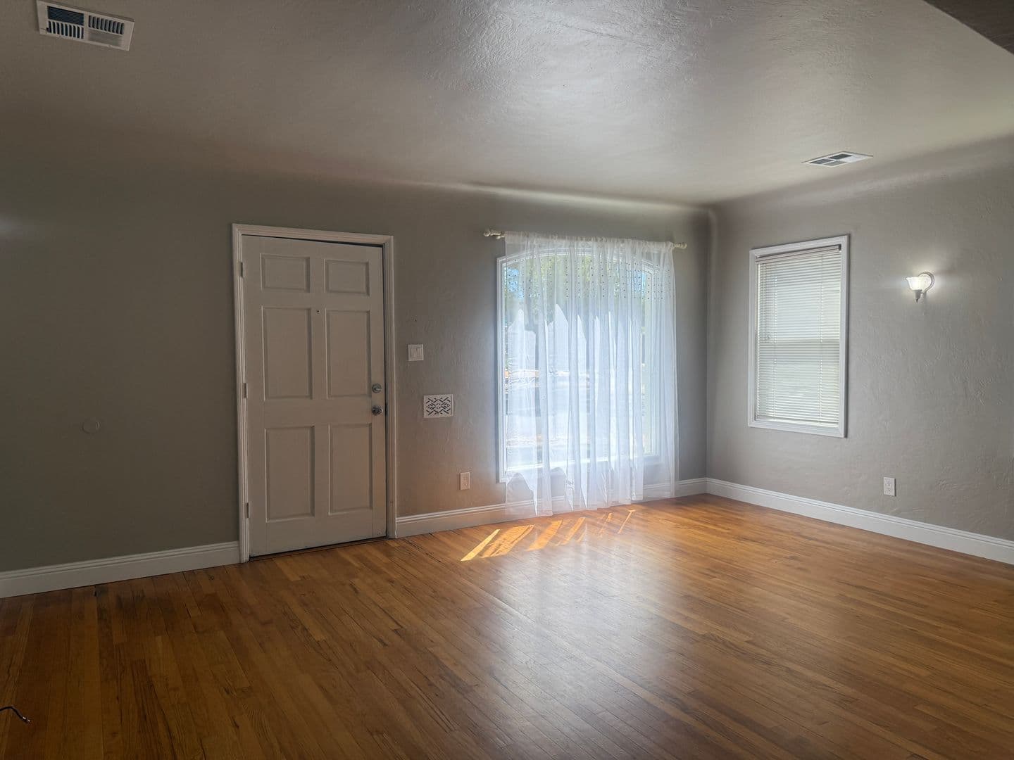 Modesto House: 129 Kimble st
