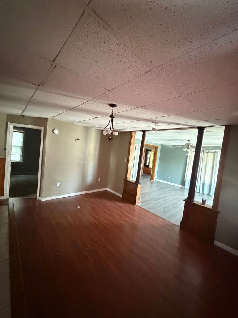 Gloversville Apartment: 47 Yale St