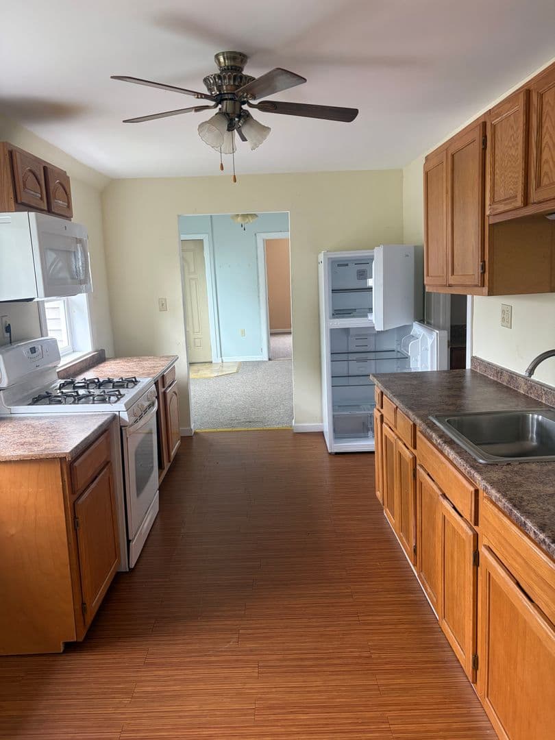 Gloversville Apartment: 10 Beech St