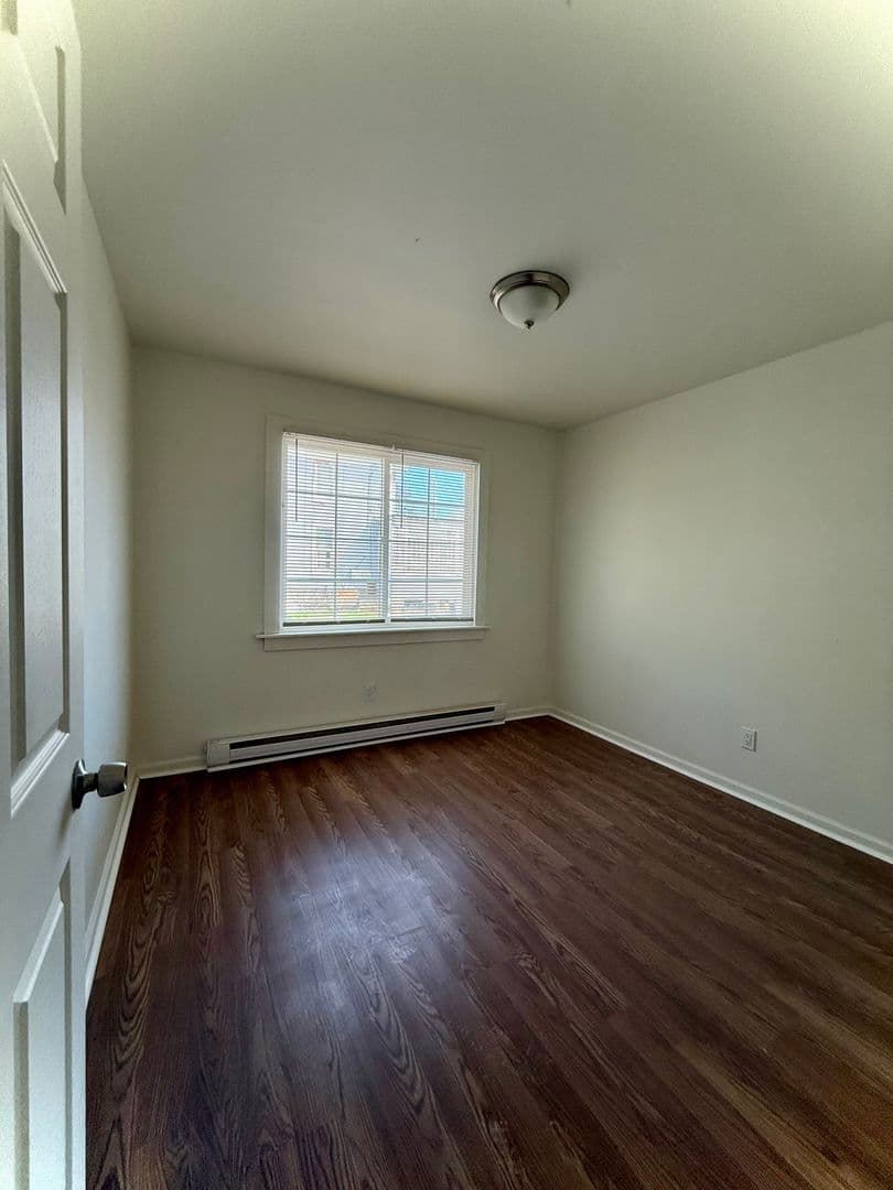 Gloversville Apartment: 82 Fremont St