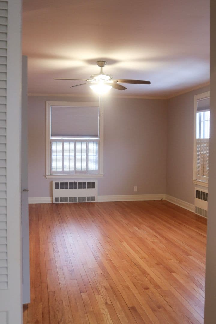 Amsterdam Apartment: 255 Market Street