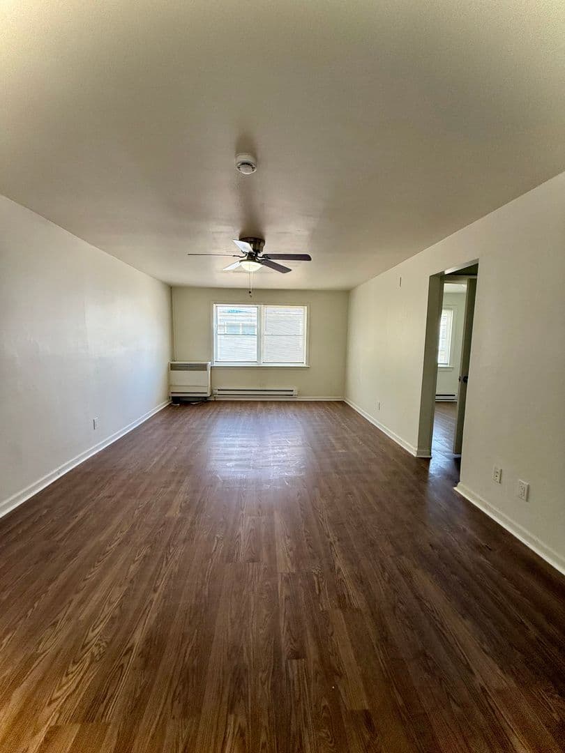 Gloversville Apartment: 82 Fremont St