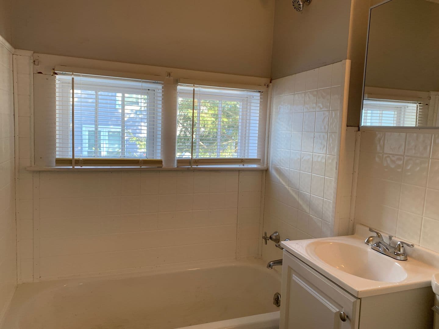 Gloversville Apartment: 400 NORTH MAIN ST. GLOVERSVILLE, NY 12078