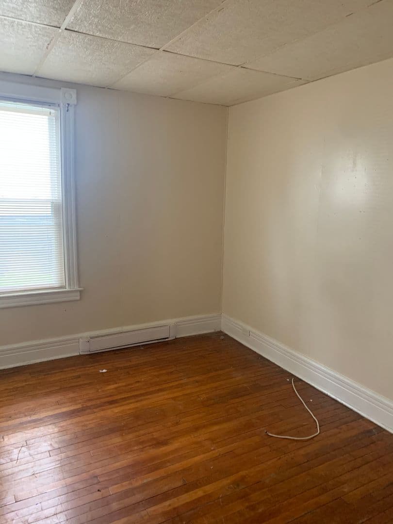 Amsterdam Apartment: 41 VANDERVEER ST. AMSTERDAM, NY 12010