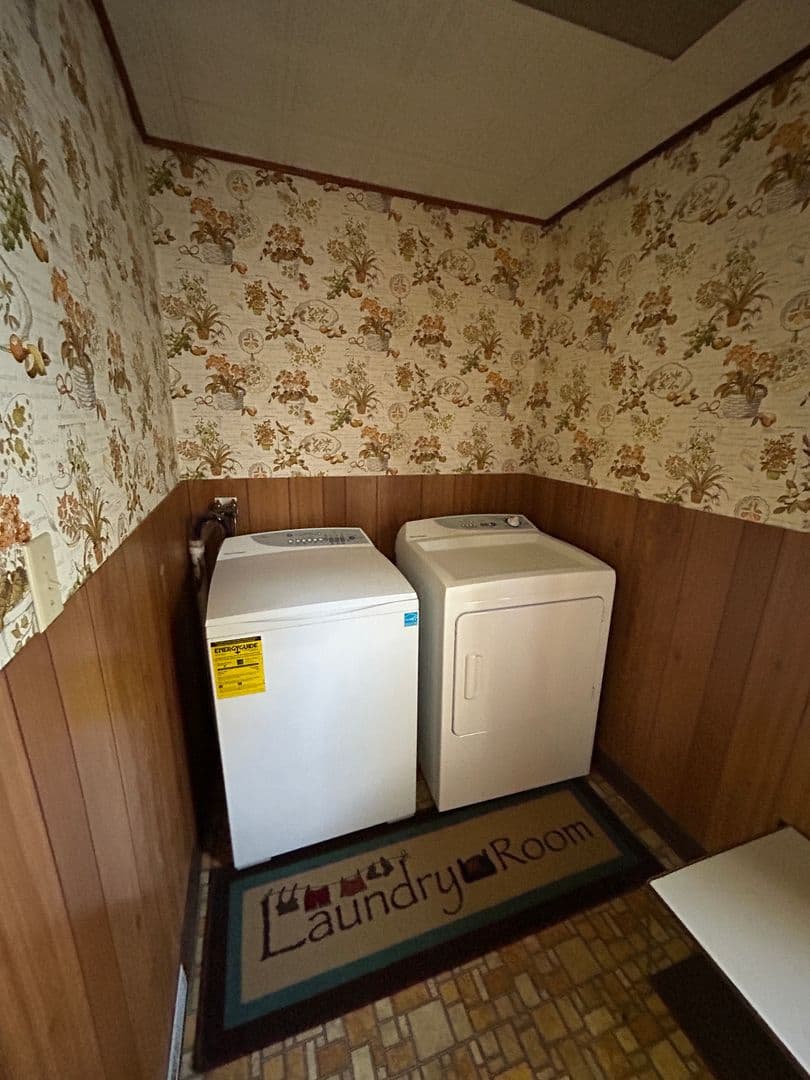 Amsterdam Apartment: 13 MCCLELLAN AVE. AMSTERDAM, NY 12010
