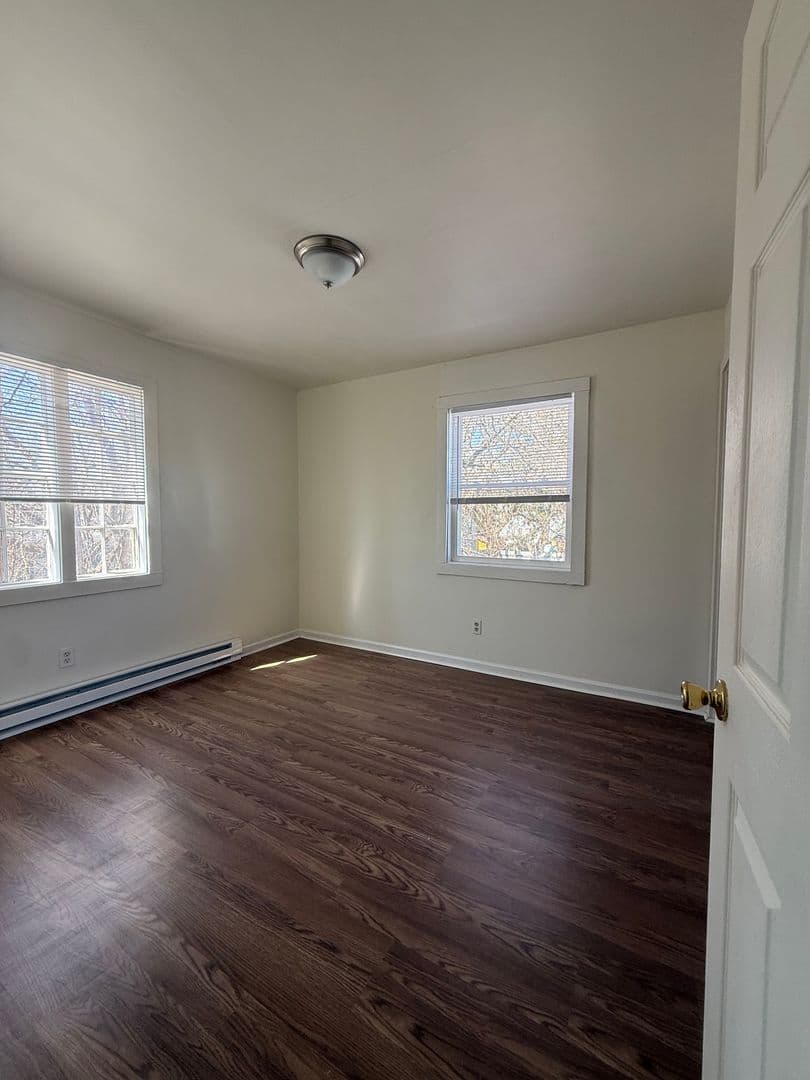 Gloversville Apartment: 82 Fremont St