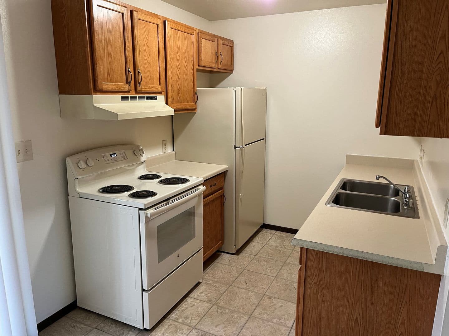 Appleton Apartment: 1912 East Calumet Street