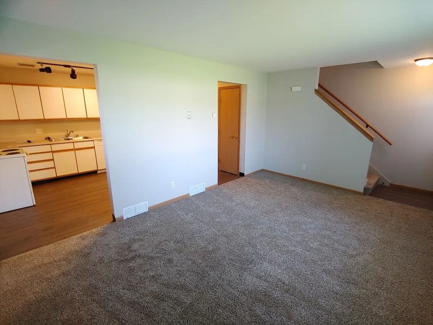 Beaver Dam Apartment: 1000 South Lincoln Avenue