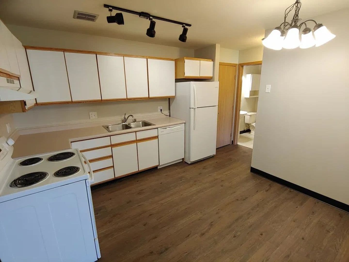 Beaver Dam Apartment: 1000 South Lincoln Avenue