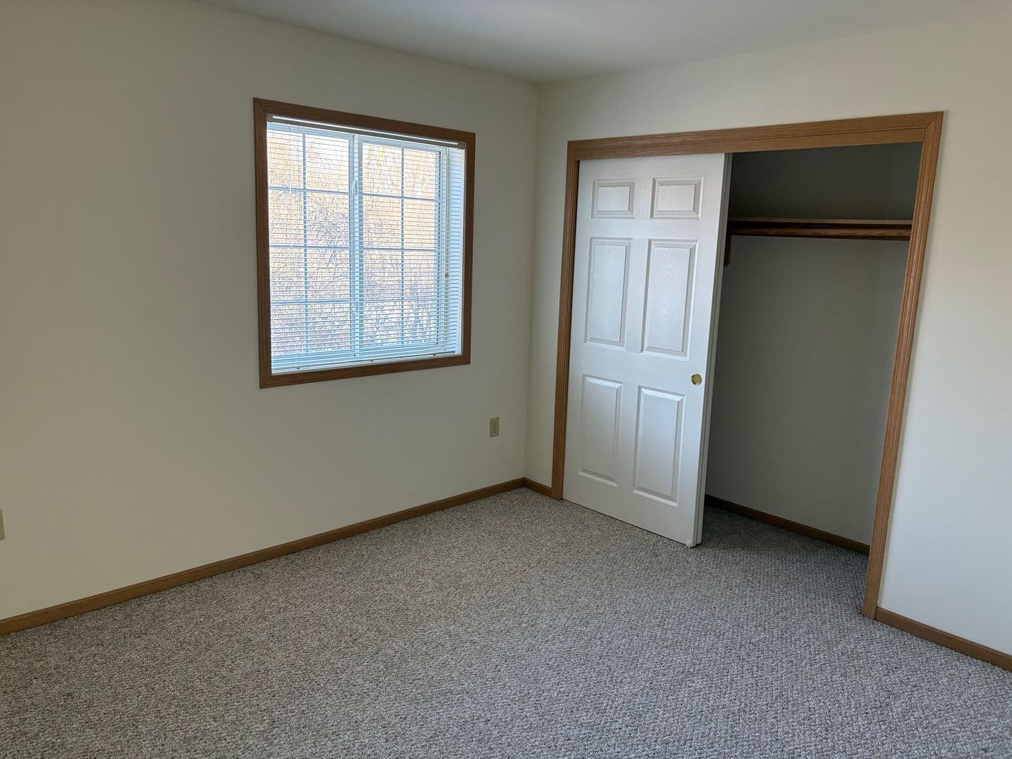 Oak Creek Apartment: 8935 South Wood Creek Drive