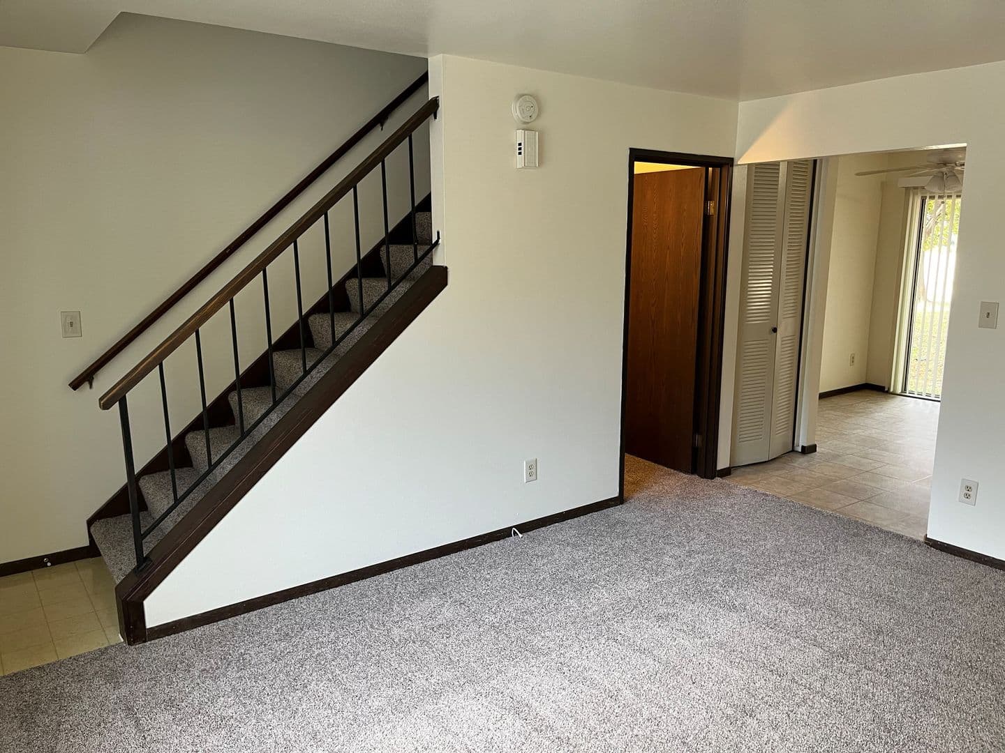 Appleton Apartment: 1912 East Calumet Street