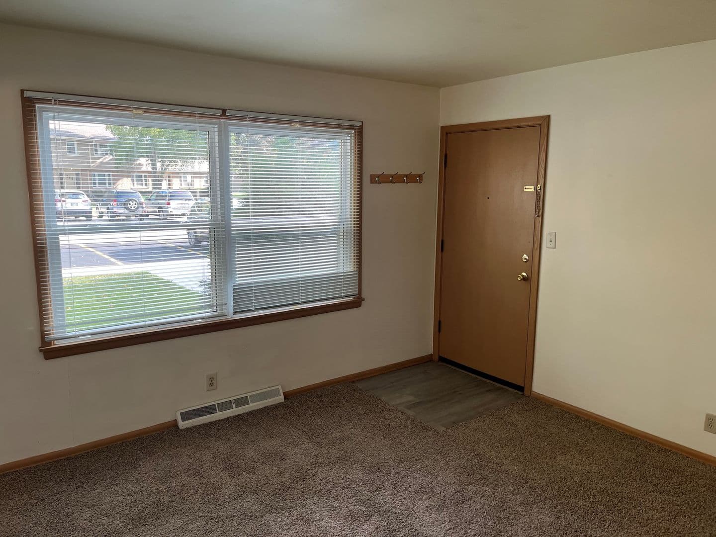 Greendale Apartment: 5875-5881 Tower Road
