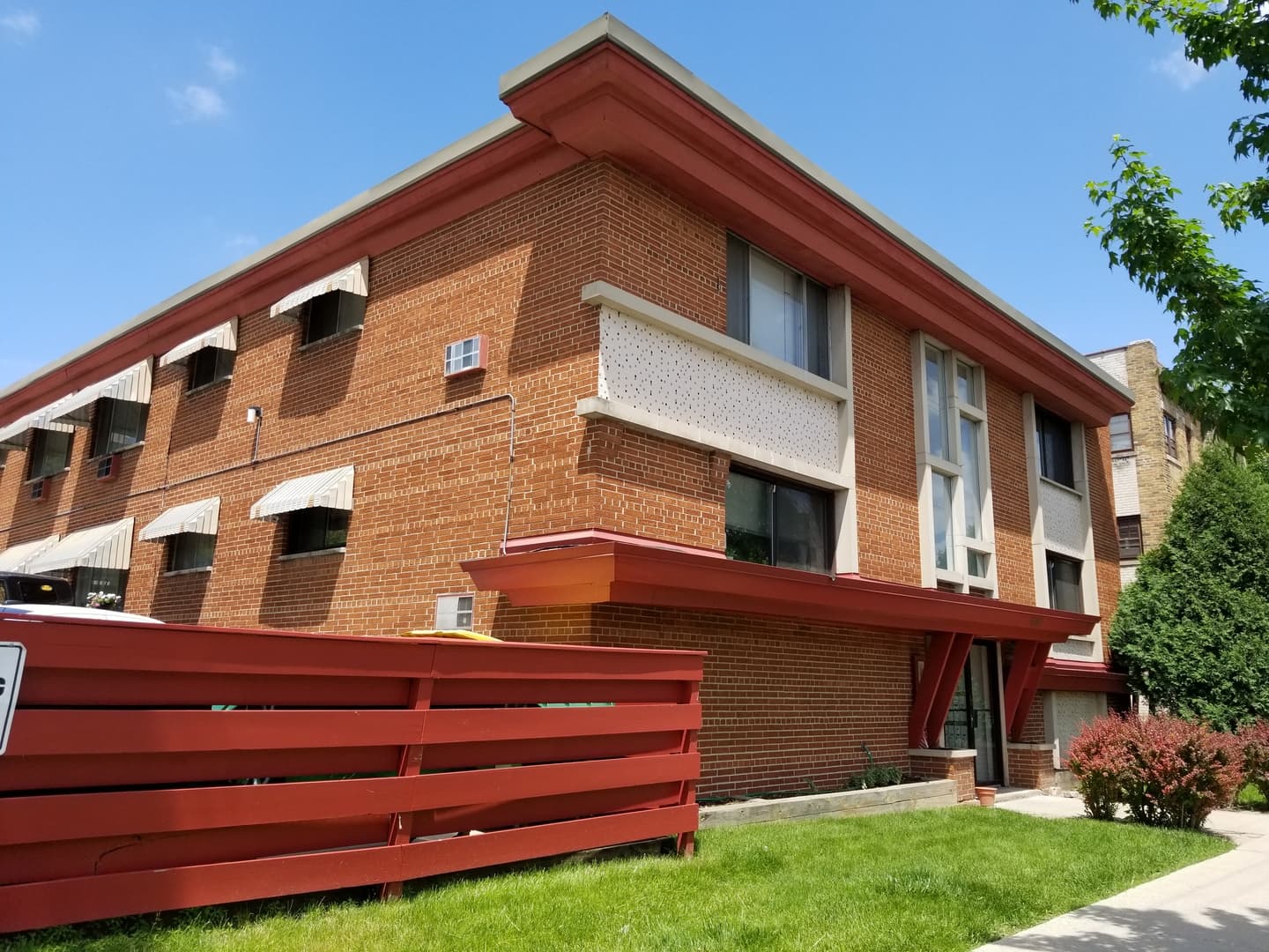 Milwaukee Apartment: 1441 N Franklin Pl
