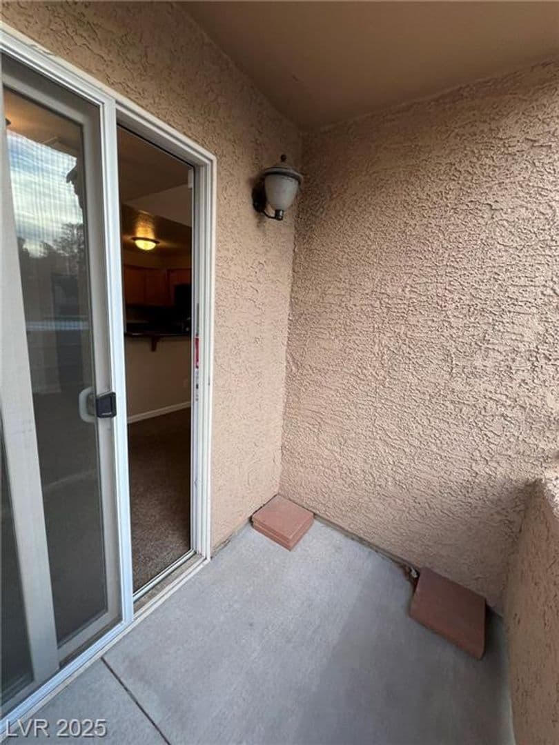 Las Vegas Condo: 9325 W Desert Inn Rd. #206