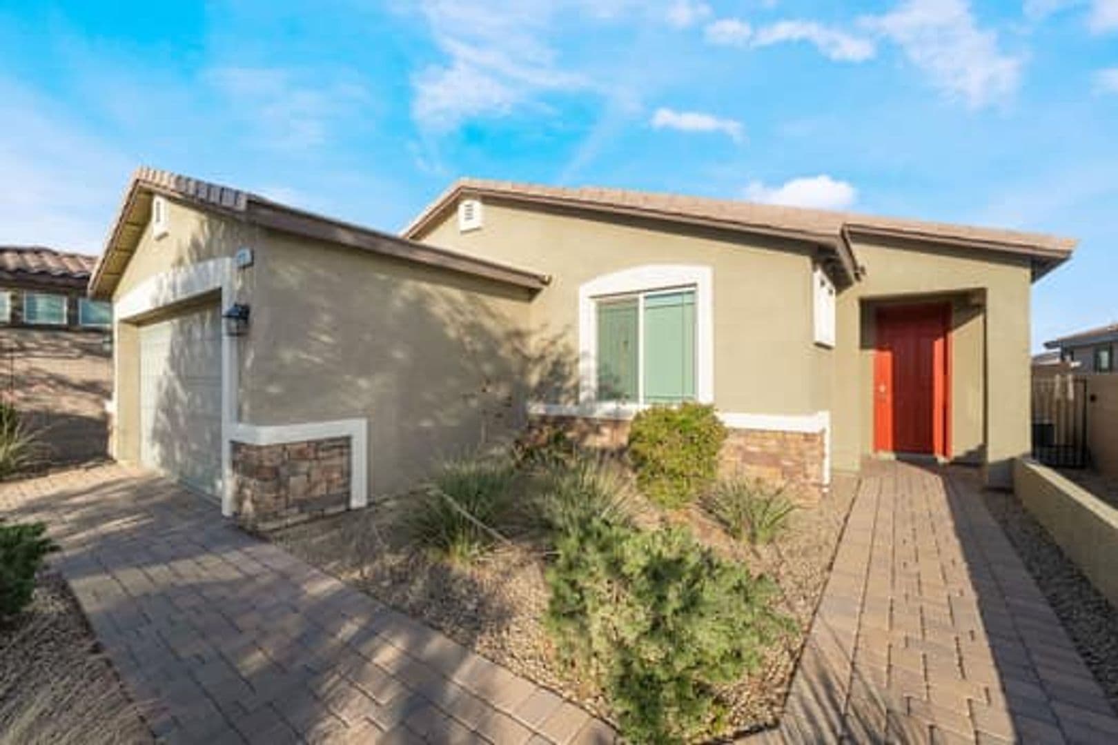 Hendferson House: 1298 El Solindo