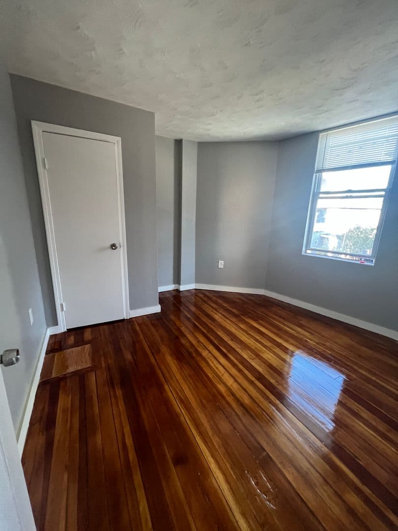 Chelsea Apartment: 46 Shawmut Street