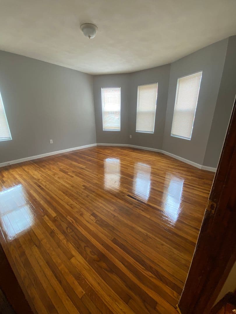 Boston Apartment: 91-93 Bragdon Street