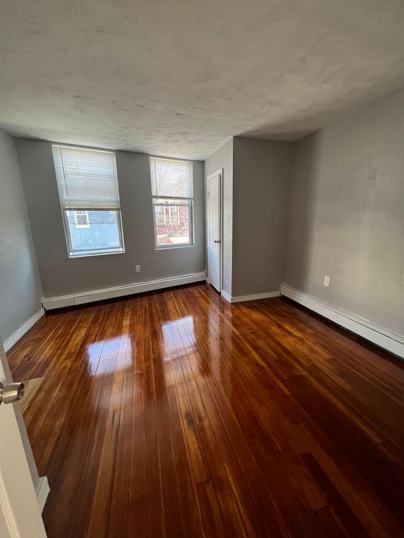 Chelsea Apartment: 46 Shawmut Street