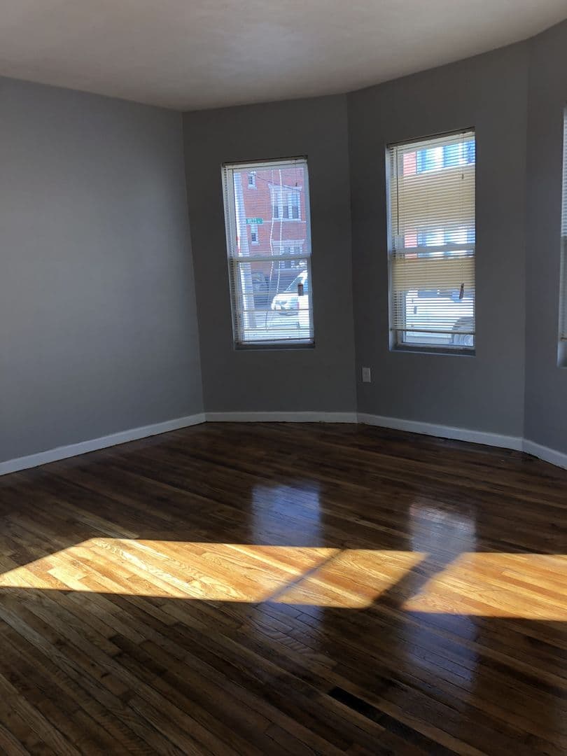 Boston Apartment: 91-93 Bragdon Street