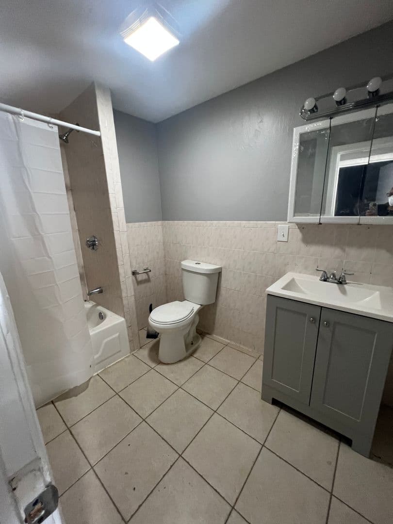 Chelsea Apartment: 46 Shawmut Street