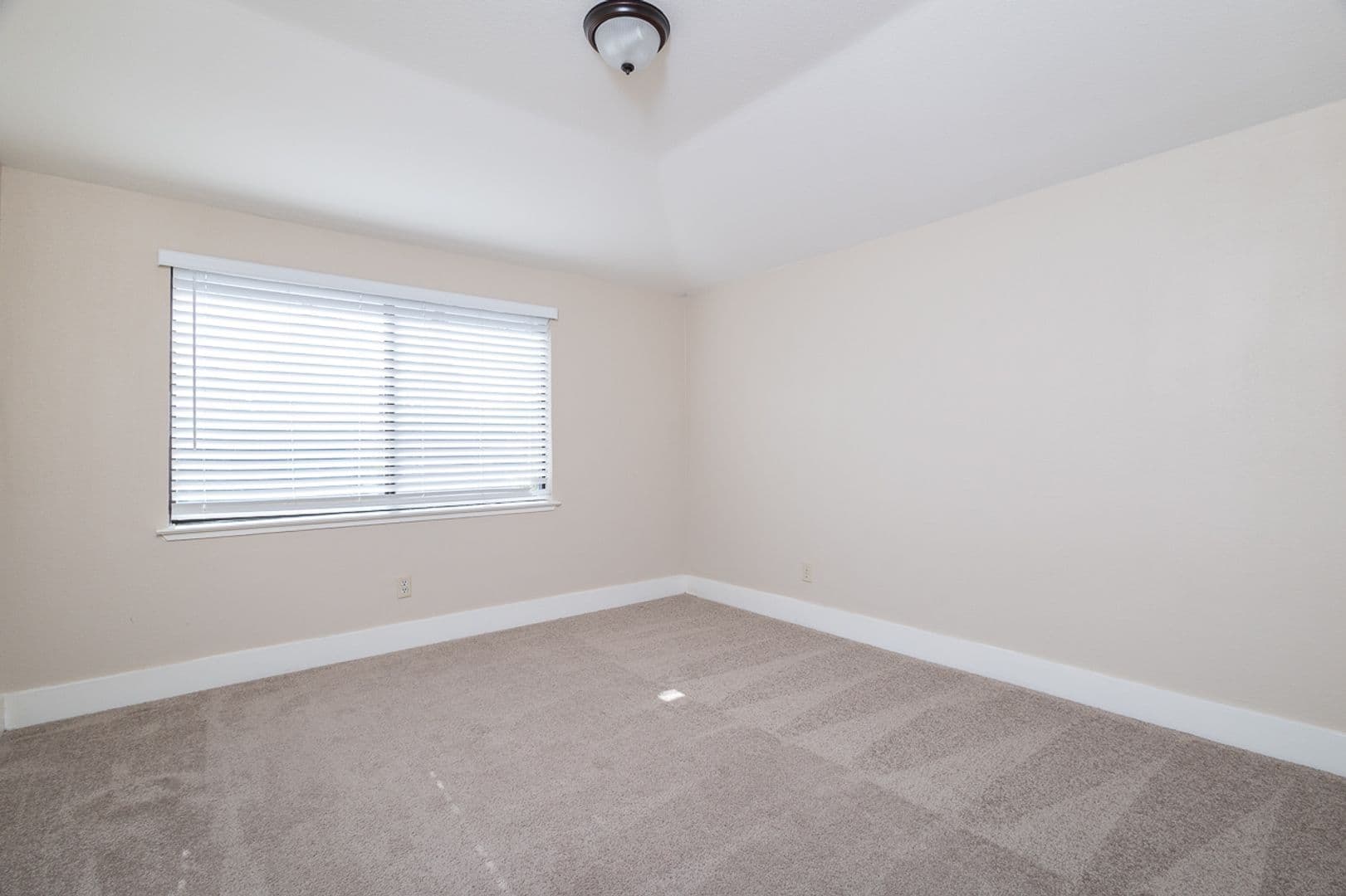 Folsom House: 110 Rock Ravine Court