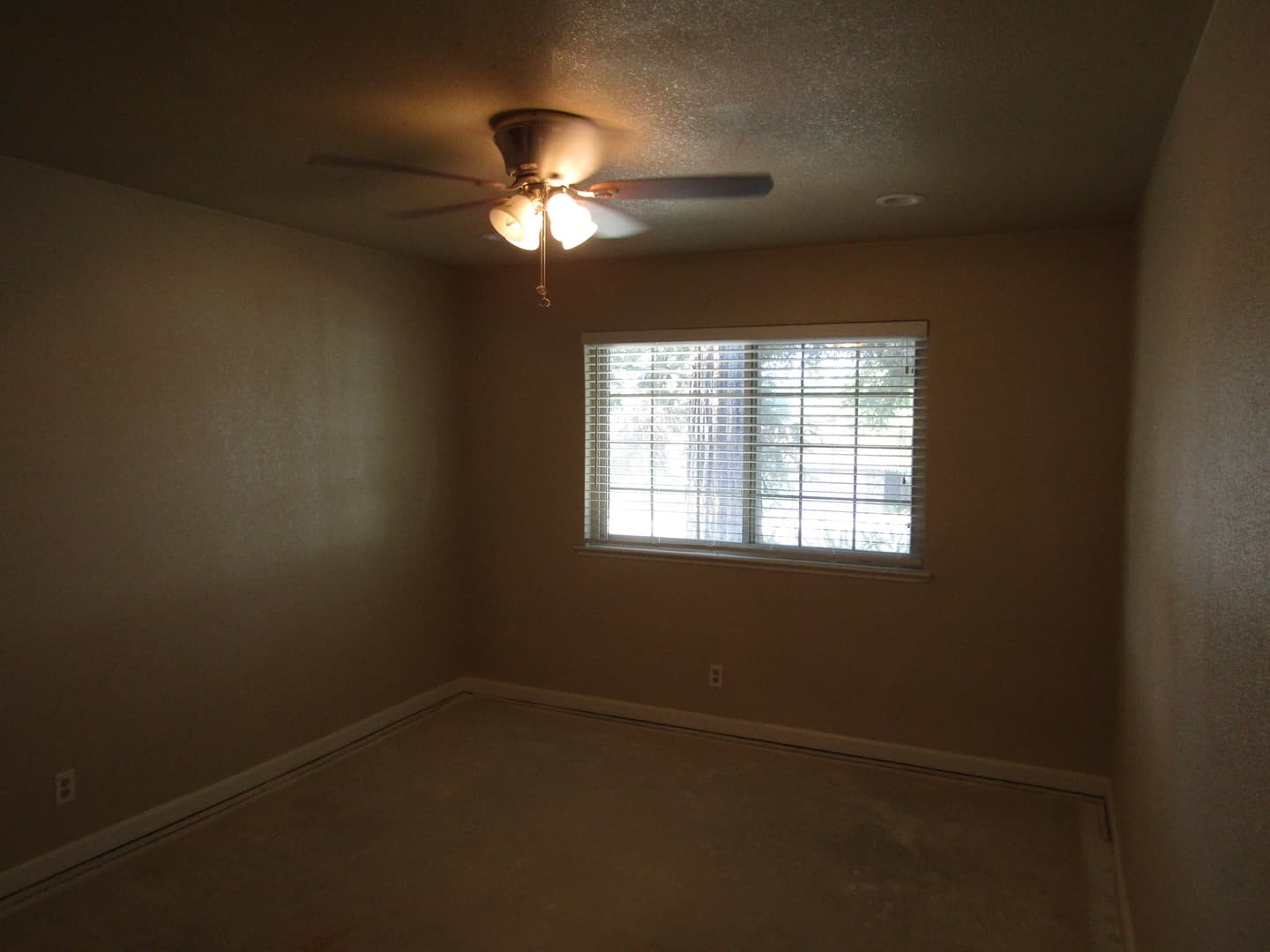 Folsom House: 233 Flower Drive