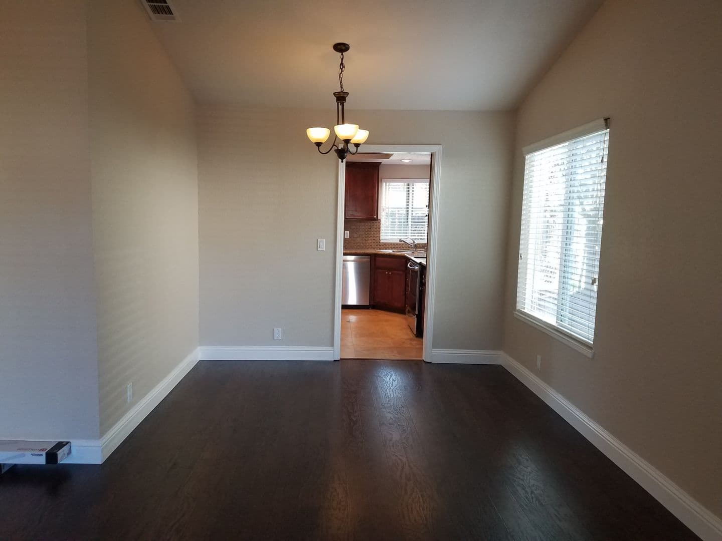 Roseville House: 1116 Oak Ridge Drive