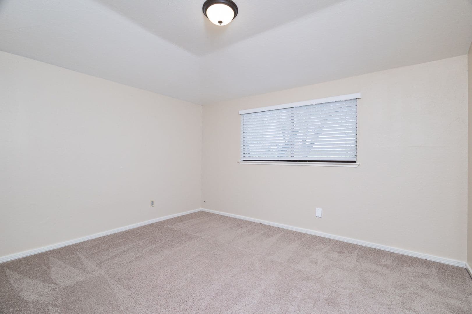 Folsom House: 110 Rock Ravine Court