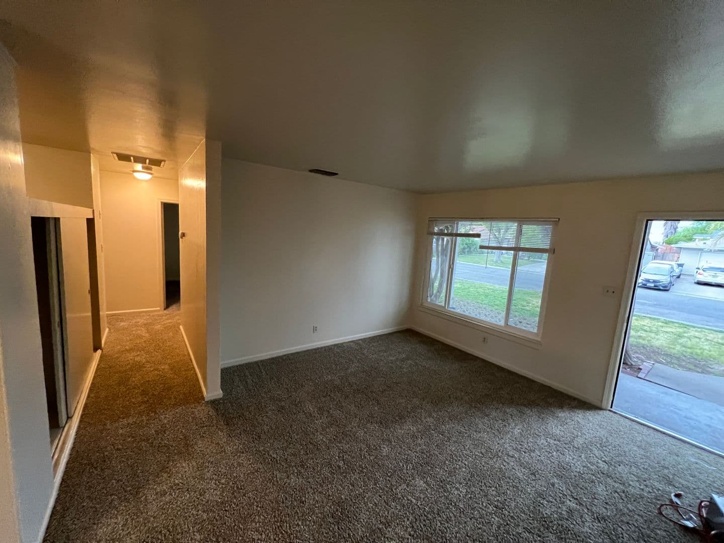Sacramento House: 1906 Bowling Green Drive