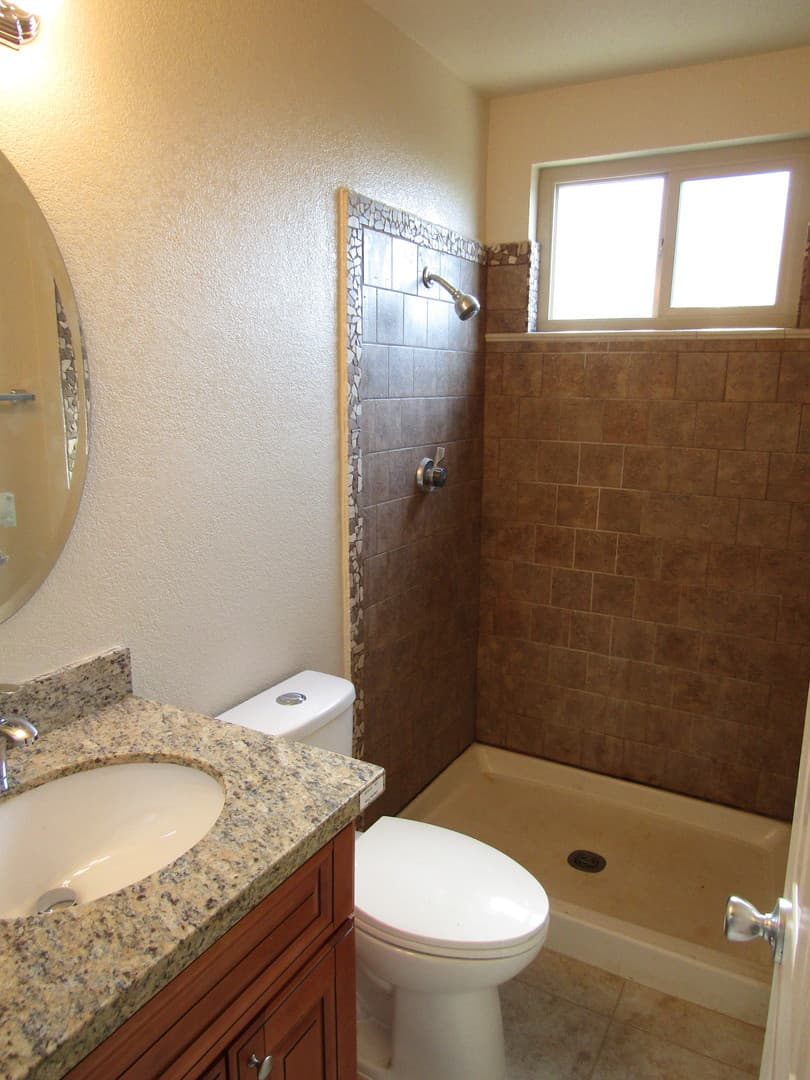 Folsom House: 233 Flower Drive