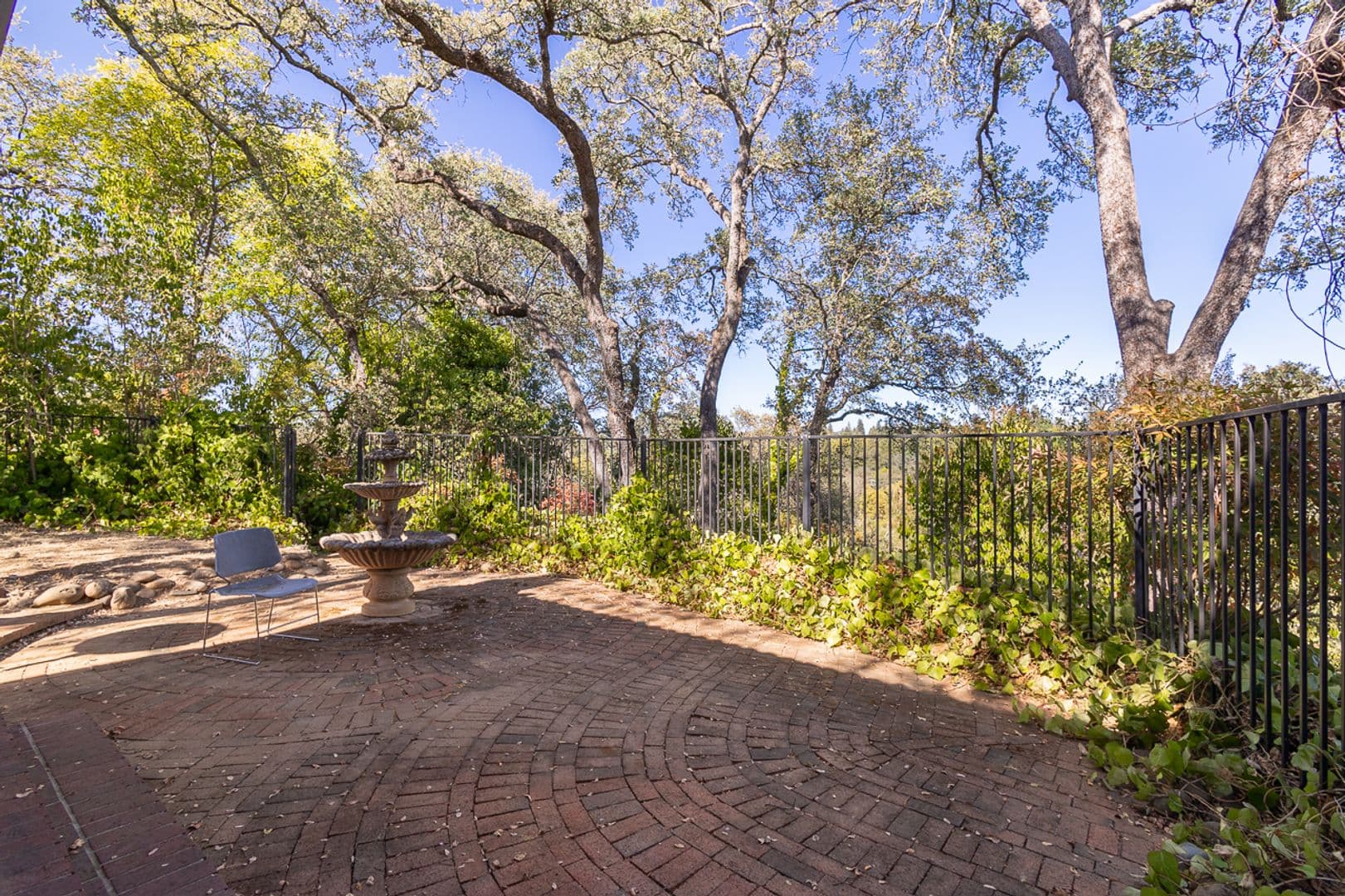 Folsom House: 110 Rock Ravine Court