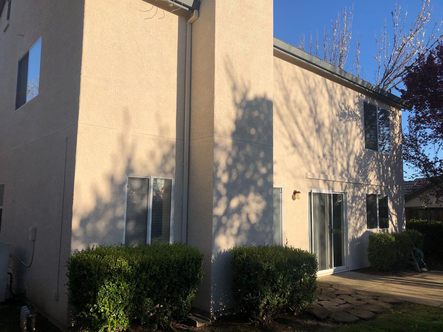 Folsom House: 105 Honey Cook Circle